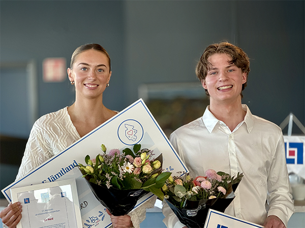 Två ungdomar som fått stipendium