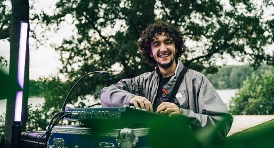 Ung företagare som vill starta en kapitalförsäkring.