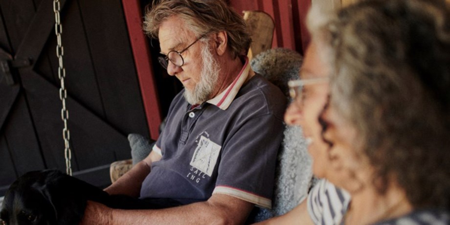 Man och kvinna på lantbruk.