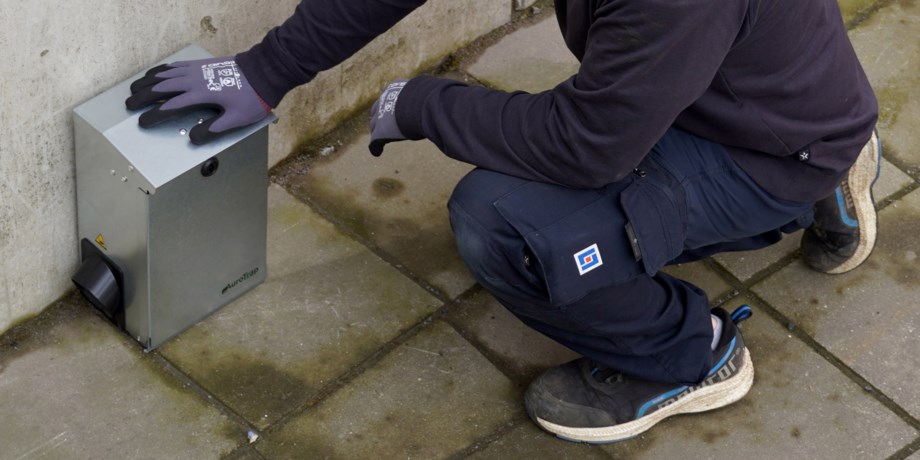 Uppkopplad råttfälla.