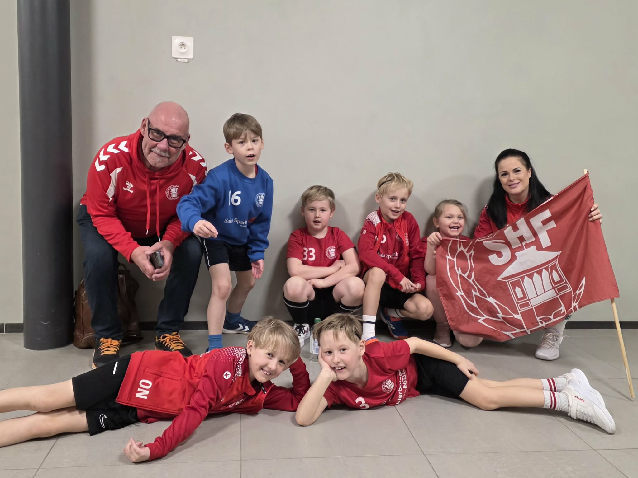 Barn på handbollscup med Sala HF.