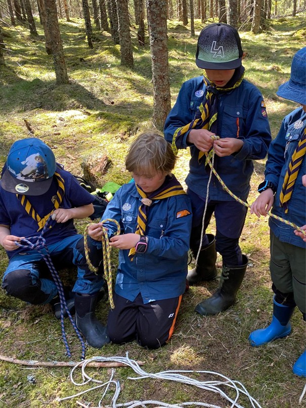 Unga scouter i Skultuna.
