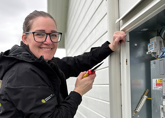 Emma Hansen, besiktningsansvarig på Institutet för solenergikvalitet. 