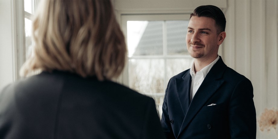 Linus Meyer, fastighetsmäklare