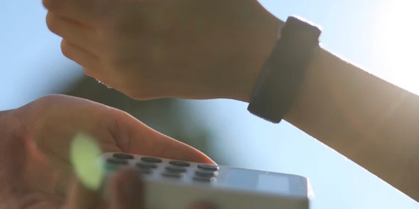 wearables betalning från armband