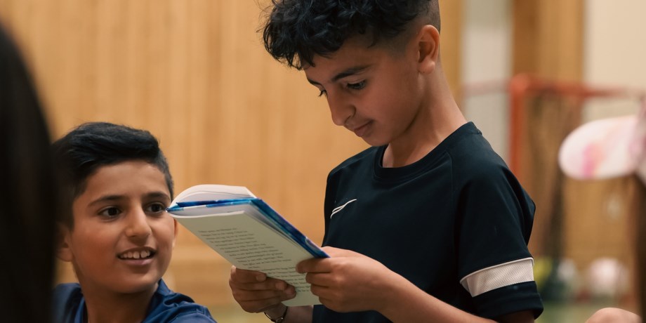 Barn på Lira och läs