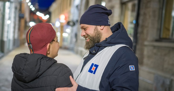 Foto på trygghetsvandraren Naser Al Sanji.