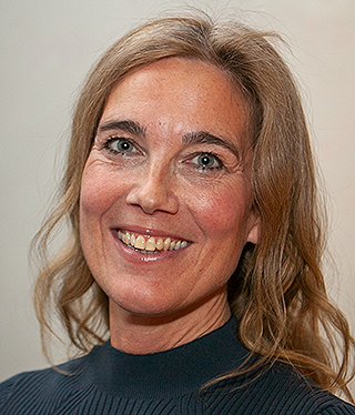 Ylva Baeckstrom 