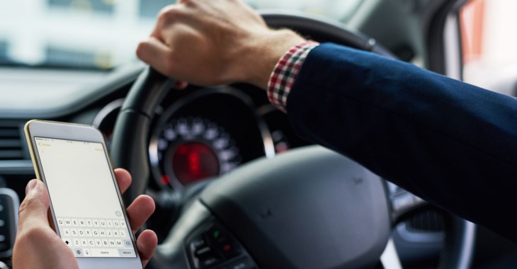 Rattsurfare – att använda mobilen i bilen