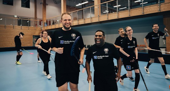 Spelare i Örnarna springer på planen