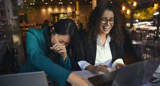 Företagare på café.