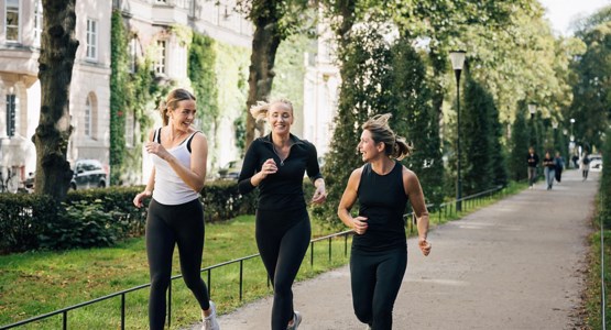 Kvinnor som joggar