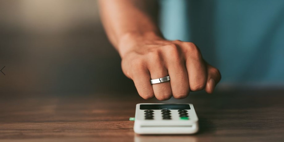 betalar med betalring