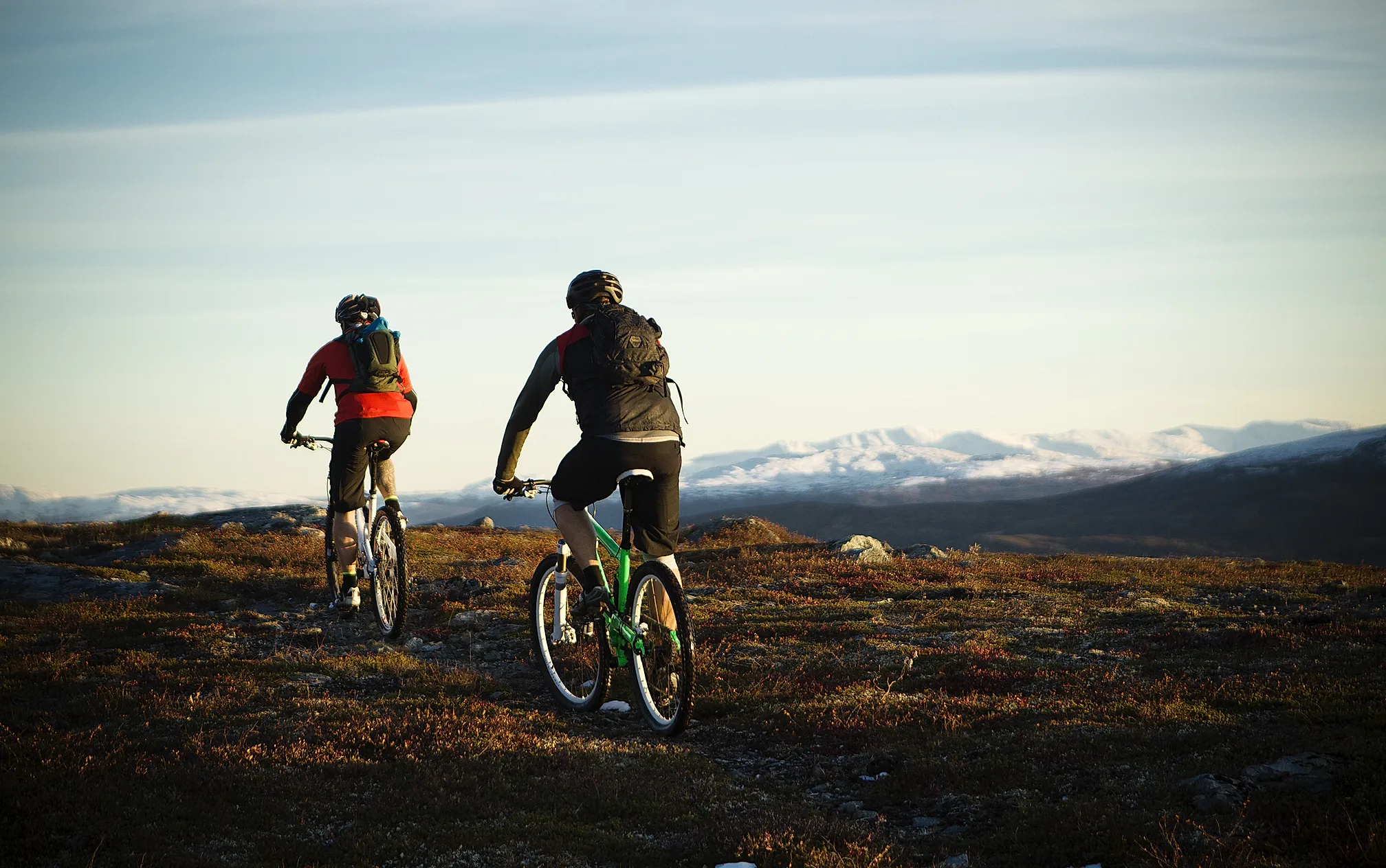 Cyklister på kalfjället.