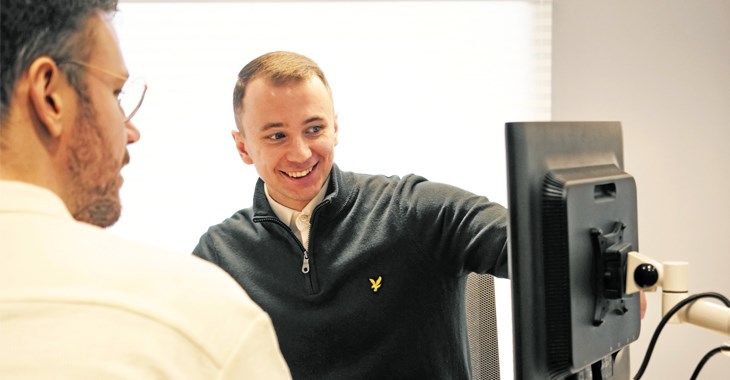 Kund i rådgivningsmöte på kontoret.