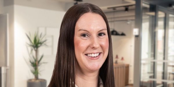 Caroline Ljungquist. Porträttfoto.