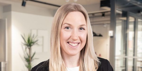 Josefine Ceasar. Porträttfoto.