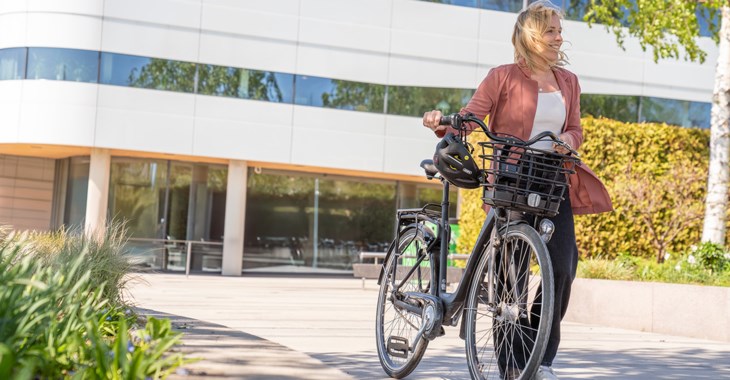 Medarbetare på promenad.