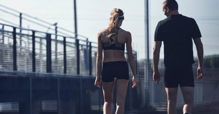 Vältränat par bakifrån.